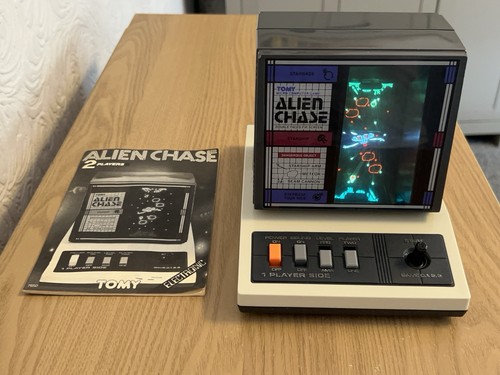 Tomy alien chase - alien, 1984