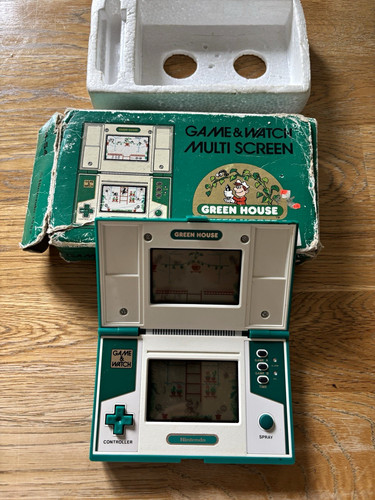 Nintendo game watch green - &,